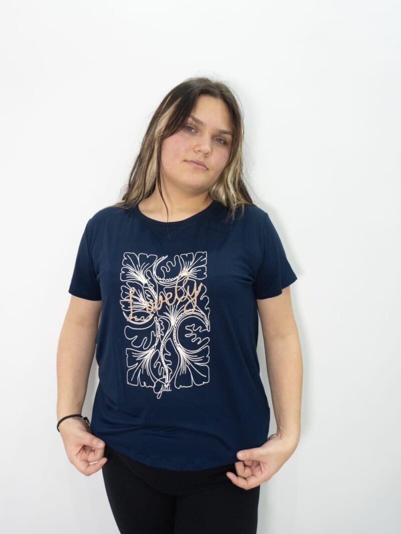 Remera Lovely
